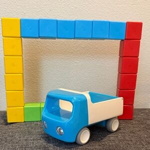 Geomag Magicube set of 24 and Kid-o Tip truck